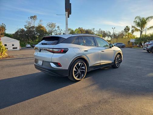 2022 Volkswagen ID.4 Pro