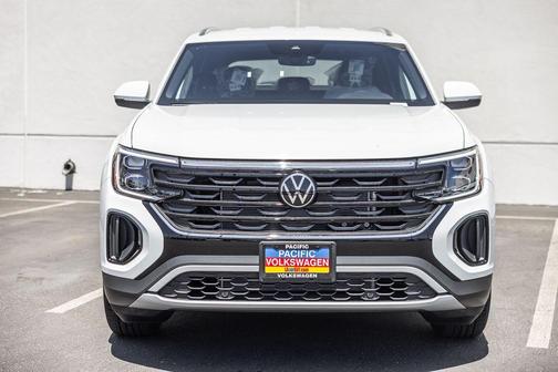Opal White Pearl 2026 Volkswagen Atlas Cross Sport 2.0T SE