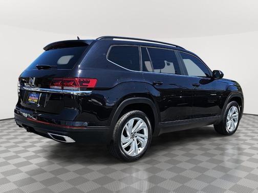 Deep Black Pearl Effect 2021 Volkswagen Atlas 3.6 V6 SE w/ Technology