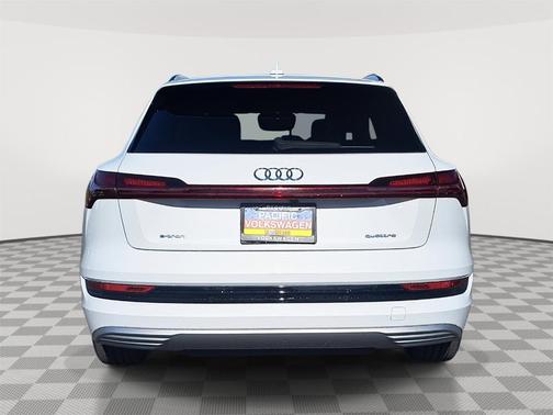 2023 Audi e-tron Premium