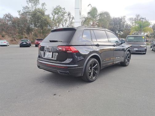 2023 Volkswagen Tiguan 2.0T SE R-Line Black