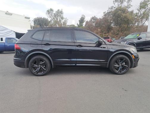 2023 Volkswagen Tiguan 2.0T SE R-Line Black