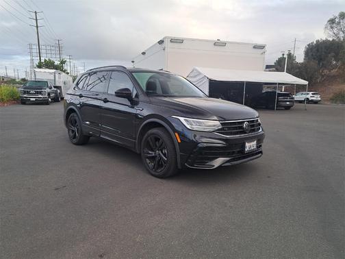 2023 Volkswagen Tiguan 2.0T SE R-Line Black