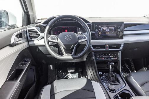 2025 Volkswagen Taos 1.5T SEL
