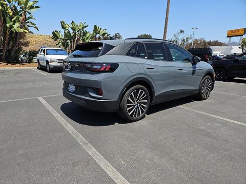 Pure Gray 2024 Volkswagen ID.4 S