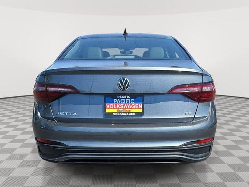 Platinum Gray Metallic 2023 Volkswagen Jetta 1.5T SE