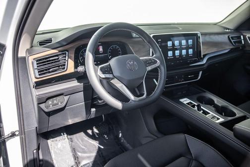 Opal White Pearl 2026 Volkswagen Atlas 2.0T SE