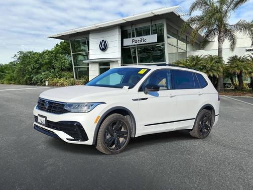 Opal White Pearl Effect 2023 Volkswagen Tiguan 2.0T SE R-Line Black