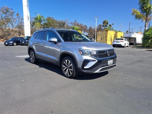 2024 Volkswagen Taos 1.5T SE