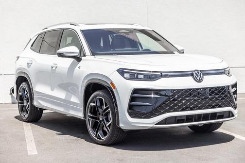 2025 Volkswagen Tiguan 2.0T SEL R-Line