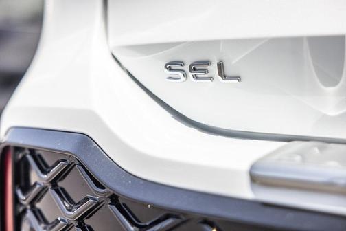 2025 Volkswagen Tiguan 2.0T SEL R-Line