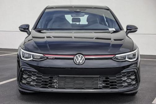 2025 Volkswagen Golf GTI 2.0T SE