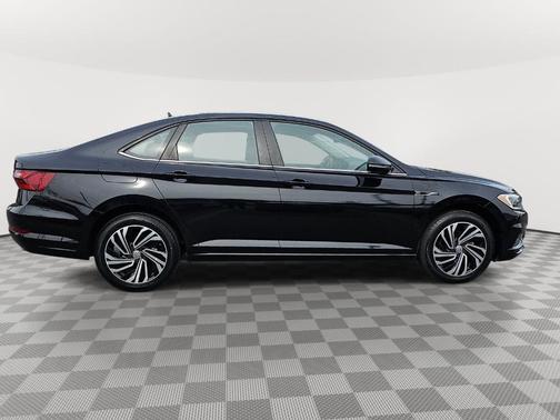 Deep Black Pearl Effect 2020 Volkswagen Jetta 1.4T SEL Premium