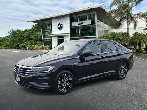 Deep Black Pearl Effect 2020 Volkswagen Jetta 1.4T SEL Premium