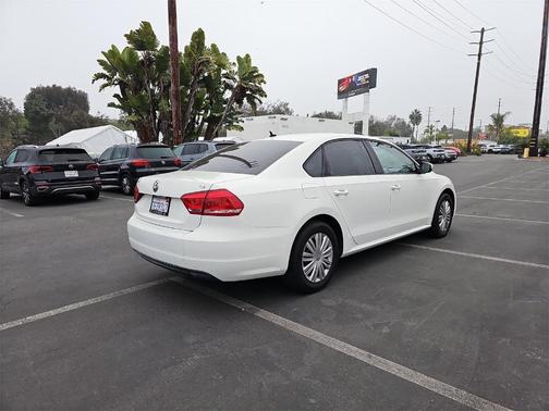 2014 Volkswagen Passat 1.8T S