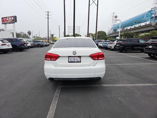 2014 Volkswagen Passat 1.8T S