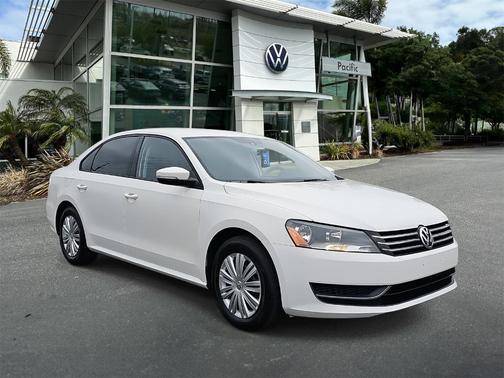 2014 Volkswagen Passat 1.8T S
