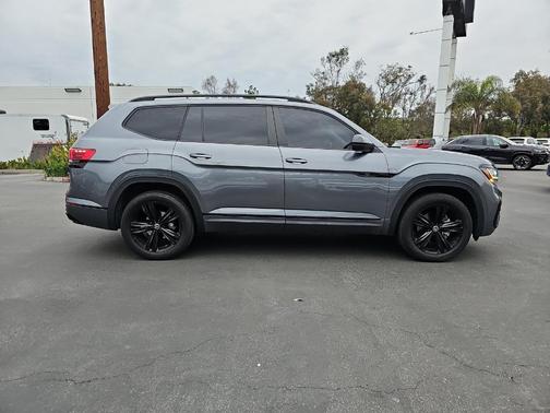 2023 Volkswagen Atlas 3.6 V6 SEL R-Line Black