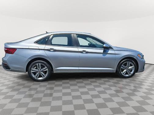 Pyrite Silver Metallic 2024 Volkswagen Jetta 1.5T SE