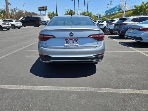 Pyrite Silver Metallic 2024 Volkswagen Jetta 1.5T SE