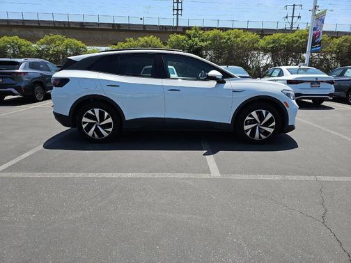 Pure White 2023 Volkswagen ID.4 Pro