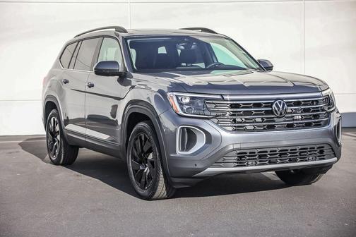 Pure Gray 2026 Volkswagen Atlas 2.0T SE W/TECHNOLOGY