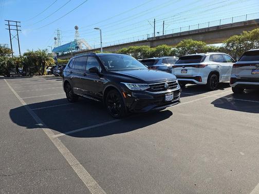 2022 Volkswagen Tiguan 2.0T SE R-Line Black