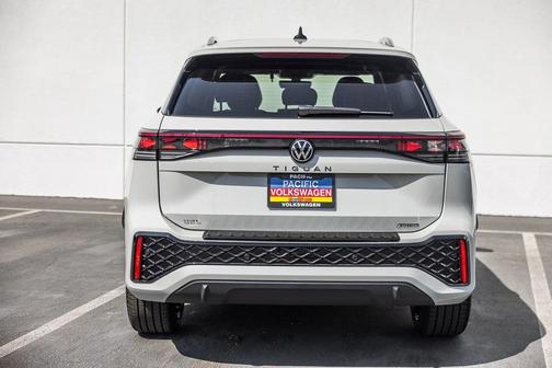 2025 Volkswagen Tiguan 2.0T SEL R-Line