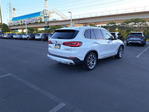 2023 BMW X5 sDrive40i