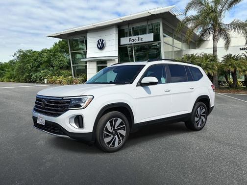 Pure White 2024 Volkswagen Atlas 2.0T SE w/Technology