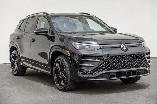 2025 Volkswagen Tiguan 2.0T SE R-Line Black
