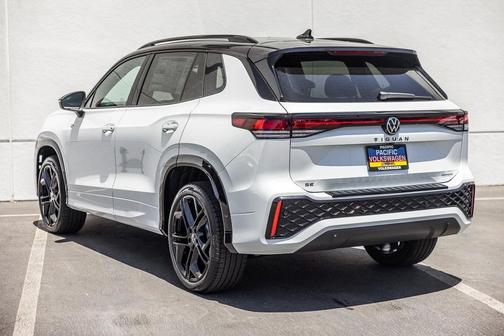 2025 Volkswagen Tiguan 2.0T SE R-Line Black