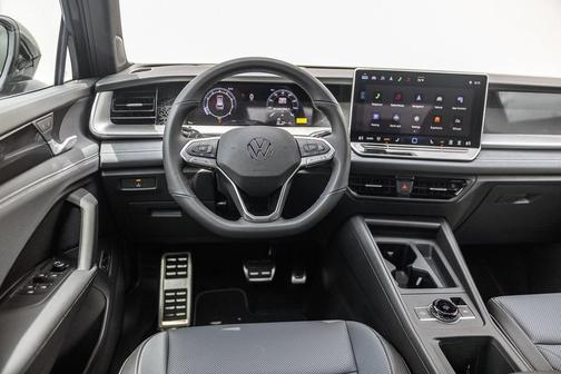 2025 Volkswagen Tiguan 2.0T SE R-Line Black