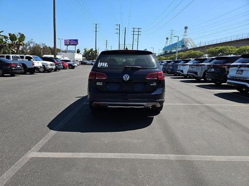 2017 Volkswagen Golf Alltrack TSI SE