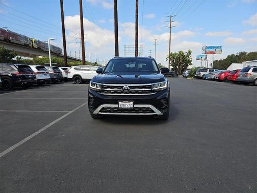 2023 Volkswagen Atlas 3.6L SE w/Technology