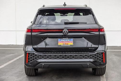 2026 Volkswagen Tiguan 2.0T SE R-Line Black