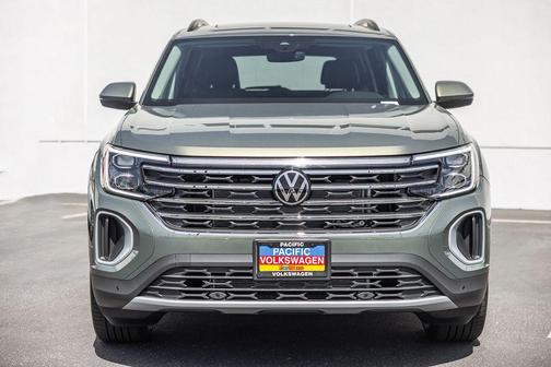 Avocado Green Pearl 2026 Volkswagen Atlas 2.0T SE W/TECHNOLOGY