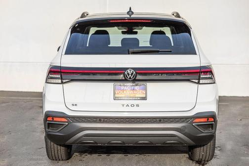 Pure White 2026 Volkswagen Taos 1.5T SE Black