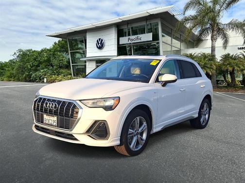 2022 Audi Q3 45 S line Premium