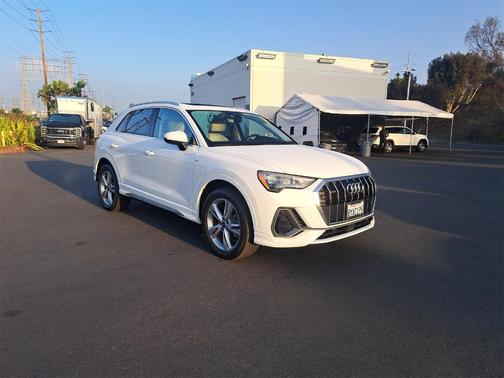 2022 Audi Q3 45 S line Premium