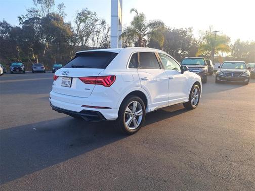 2022 Audi Q3 45 S line Premium