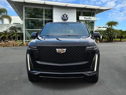 2022 Cadillac Escalade Luxury