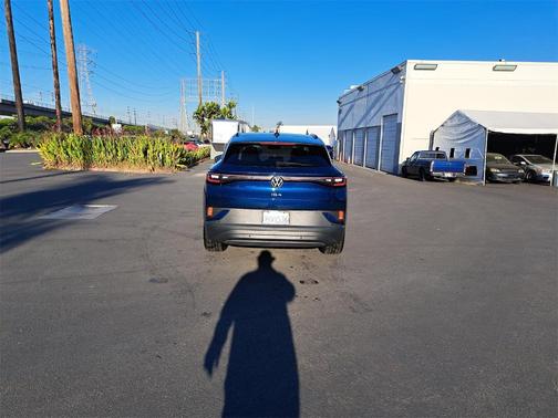 2023 Volkswagen ID.4 Pro