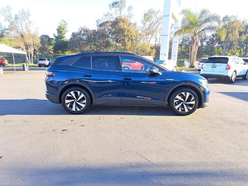 2023 Volkswagen ID.4 Pro