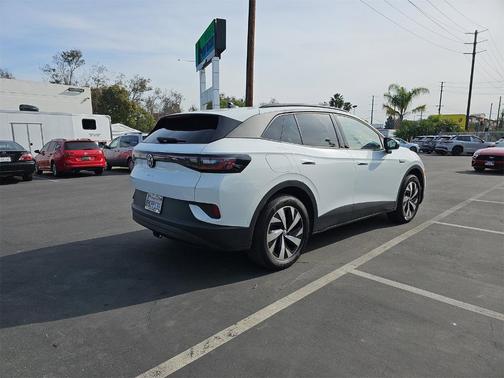 2023 Volkswagen ID.4 Pro