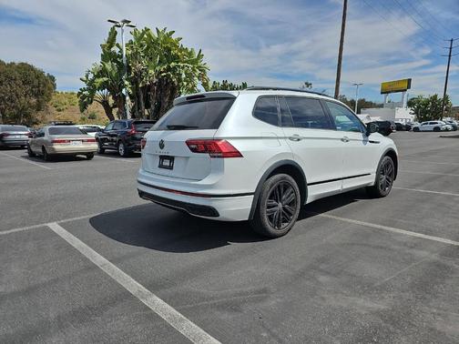 2022 Volkswagen Tiguan 2.0T SE R-Line Black