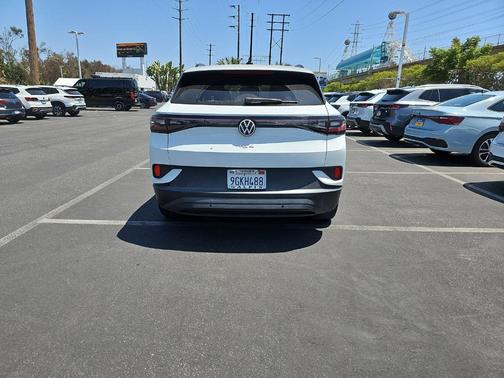 Pure White 2023 Volkswagen ID.4 Pro