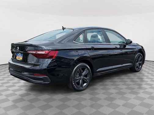 Deep Black Pearl Effect 2024 Volkswagen Jetta 1.5T SE