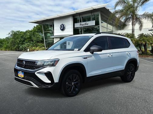 Pure White 2023 Volkswagen Taos 1.5T S