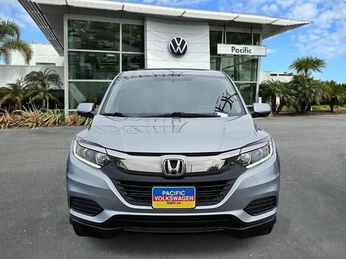 Lunar Silver Metallic 2019 Honda HR-V LX